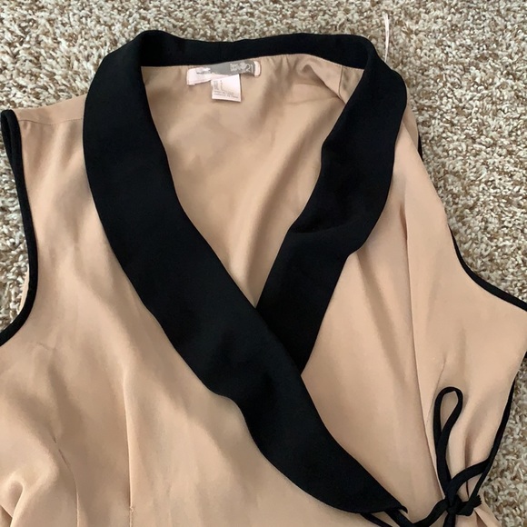 Mod style wrap tan dress - Picture 4 of 8